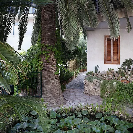 Frühstückspension Lirma 4*